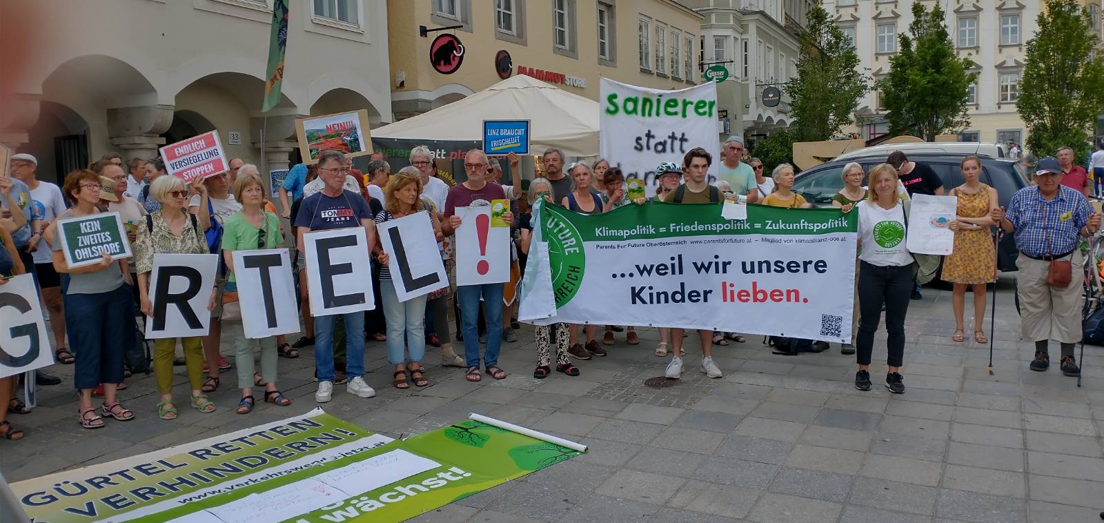 Read more about the article Linzer Grüngürtel schützen – Übergabe Unterschriften gescheitert!