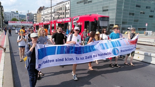 Parents For Future OÖ beteiligten sich an Solidaritäts-Demo für Letzte Generation Deutschland! (2.6.2023)